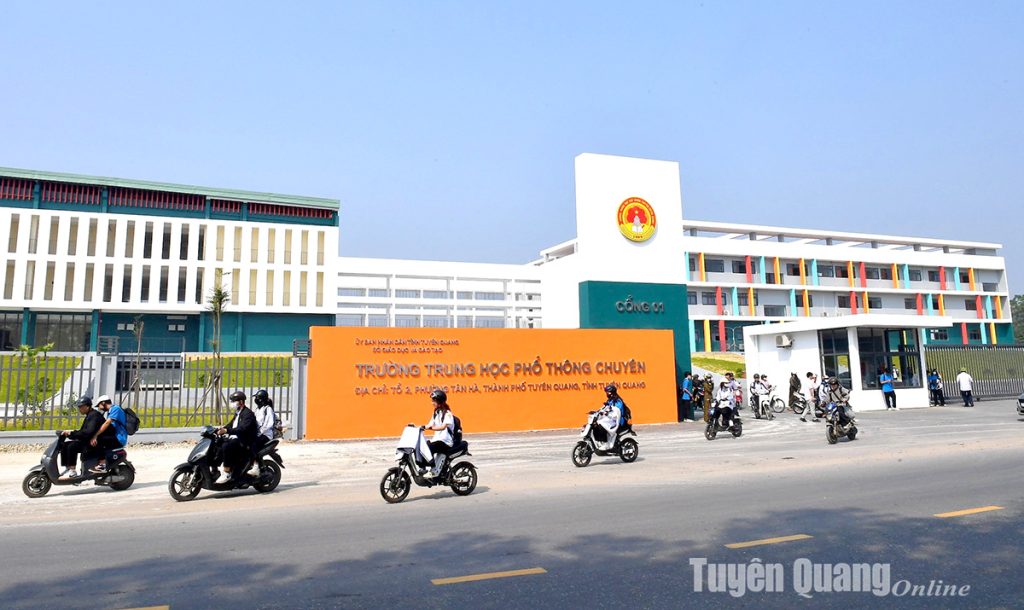 Trường THPT chuyên Tuyên Quang nơi có 147 điểm 10 môn Toán